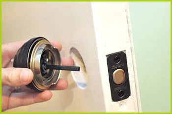 Expert Locksmith Services Glenolden, PA 610-235-0680 - 12-changing-locks